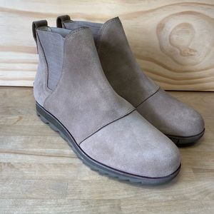 Sorel Harlow Chelsea Boots Women's size 7.5 Suede Slip On Ankle Boot Ash Brown